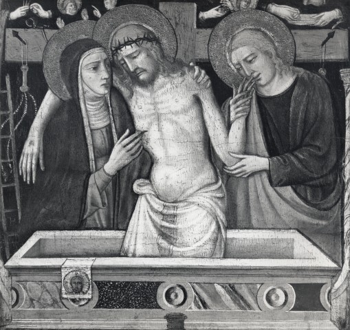 Anonimo — Maestro di Signa - sec. XV - Cristo in pietà tra la Madonna, san Giovanni Evangelista e simboli della Passione — insieme